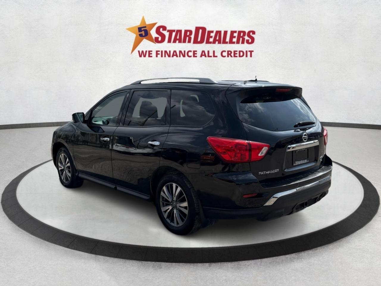 2018 Nissan Pathfinder NAV LEATHER H-SEATS LOADED! WE FINANCE ALL CREDIT! Photo