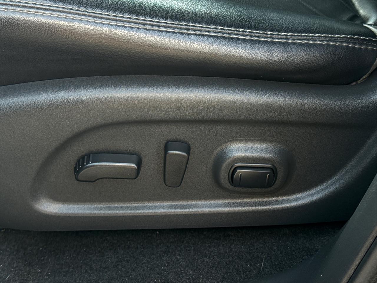 2018 Nissan Pathfinder NAV LEATHER H-SEATS LOADED! WE FINANCE ALL CREDIT! Photo