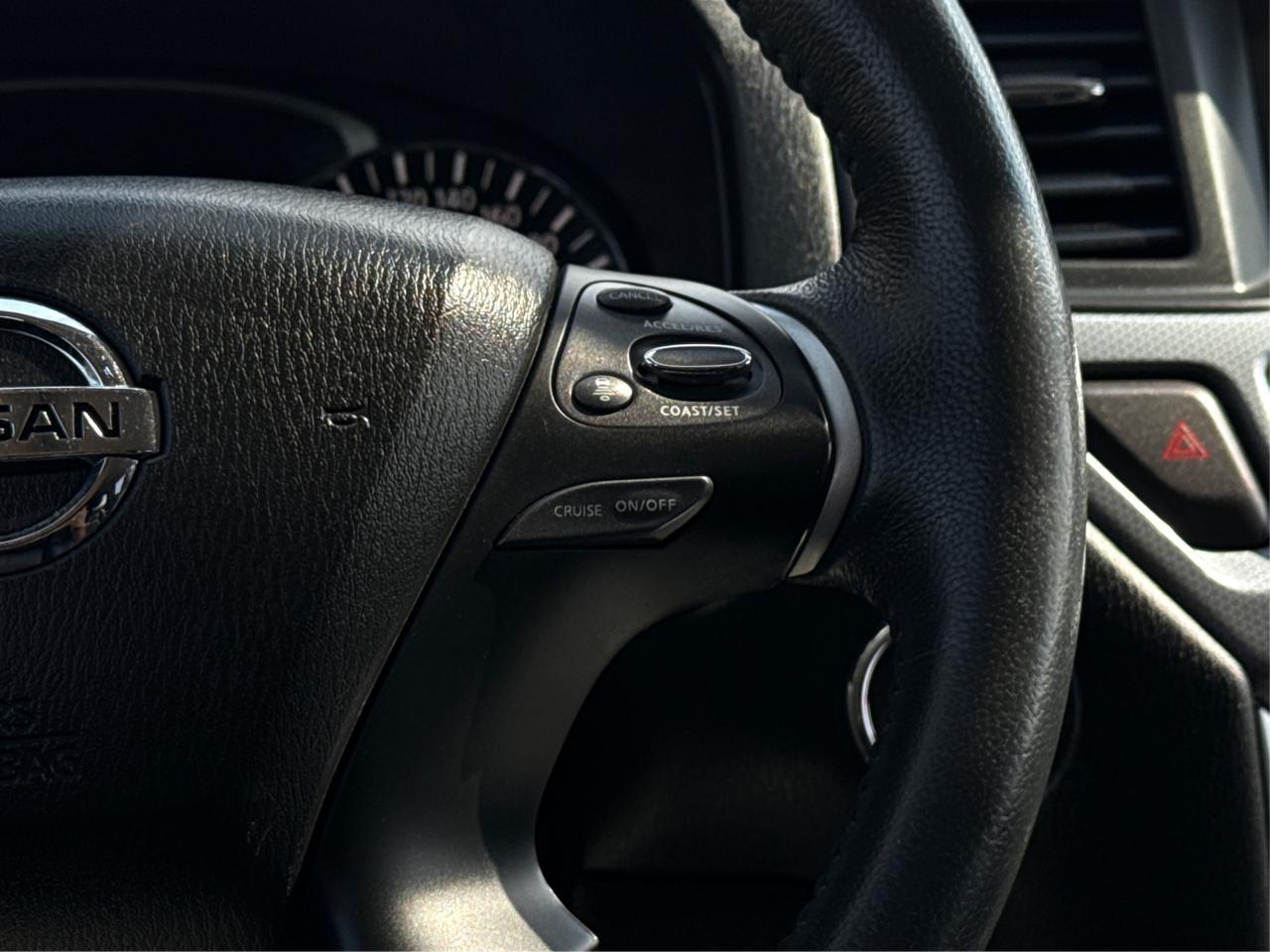 2018 Nissan Pathfinder NAV LEATHER H-SEATS LOADED! WE FINANCE ALL CREDIT! Photo