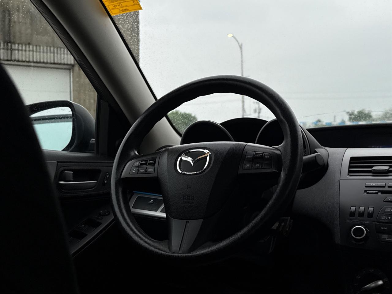 2013 Mazda MAZDA3 4dr Sdn Man GX CLEAN MUST SEE WE FINANCE ALL CREDT Photo