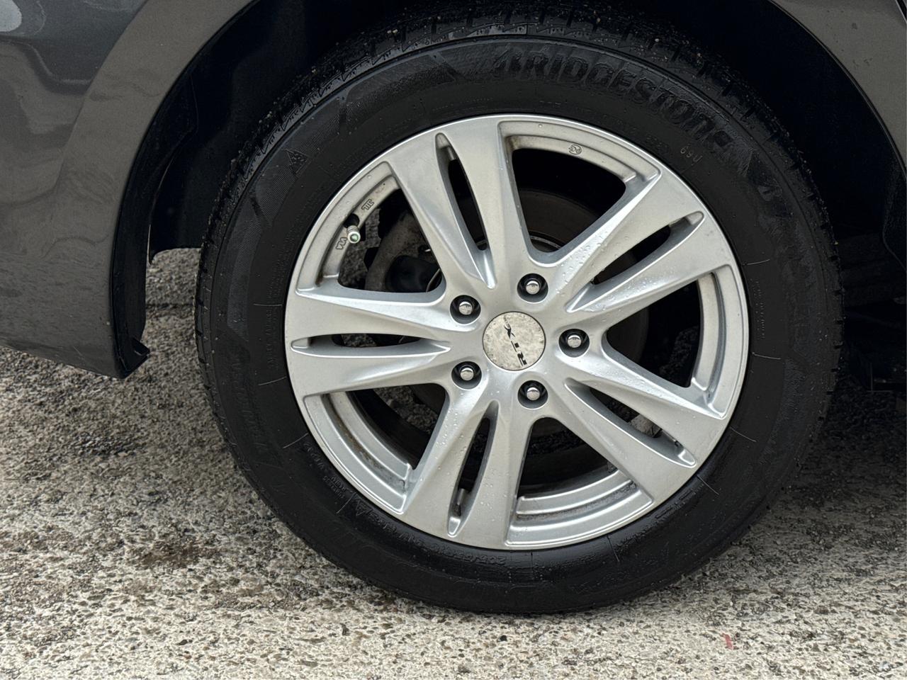 2013 Mazda MAZDA3 4dr Sdn Man GX CLEAN MUST SEE WE FINANCE ALL CREDT Photo