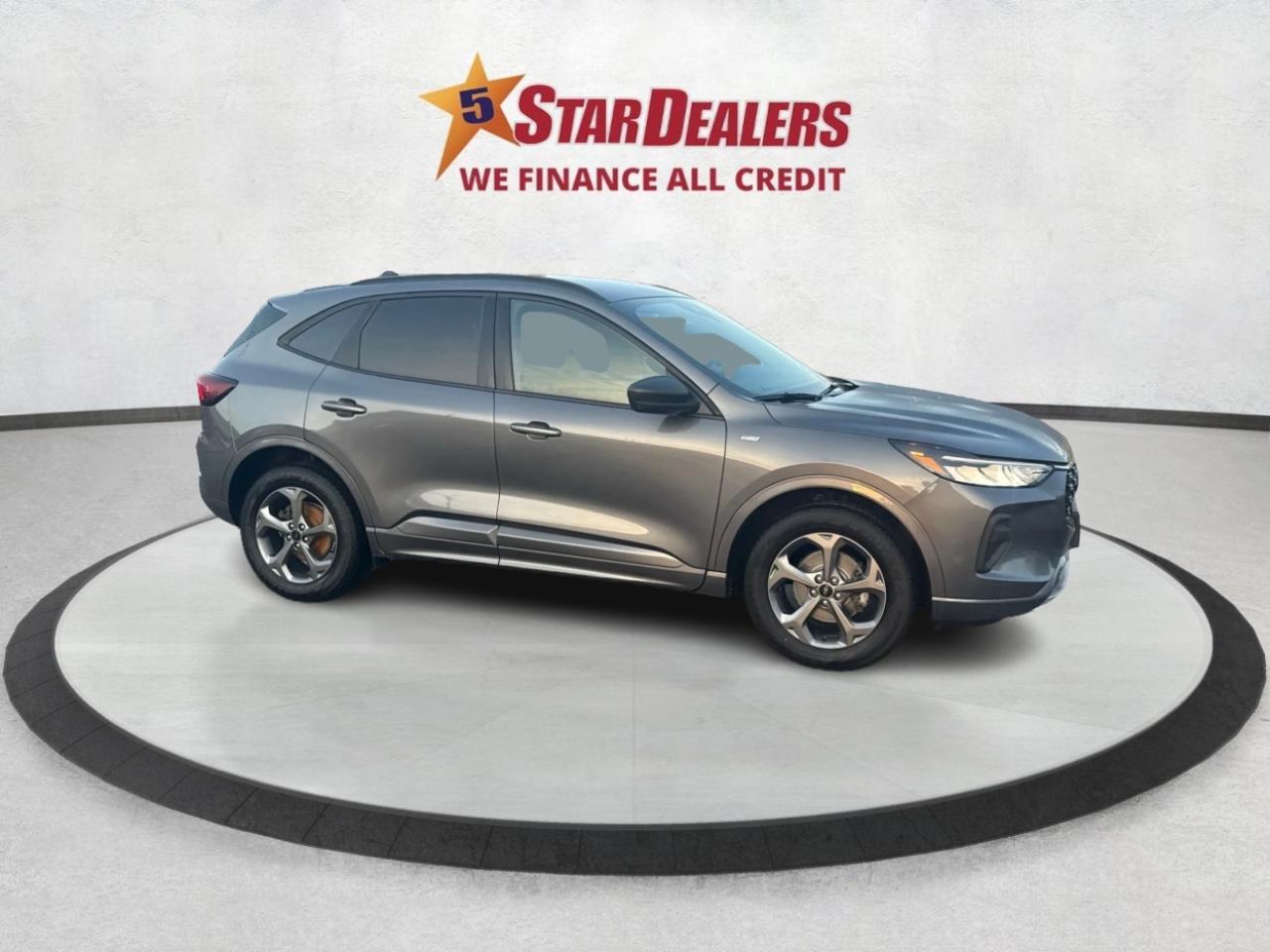 2023 Ford Escape AWD HEATED SEATS MINT WE FINANCE ALL CREDIT! Photo