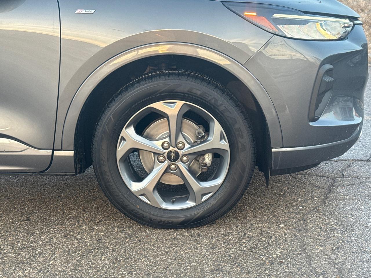 2023 Ford Escape AWD HEATED SEATS MINT WE FINANCE ALL CREDIT! Photo