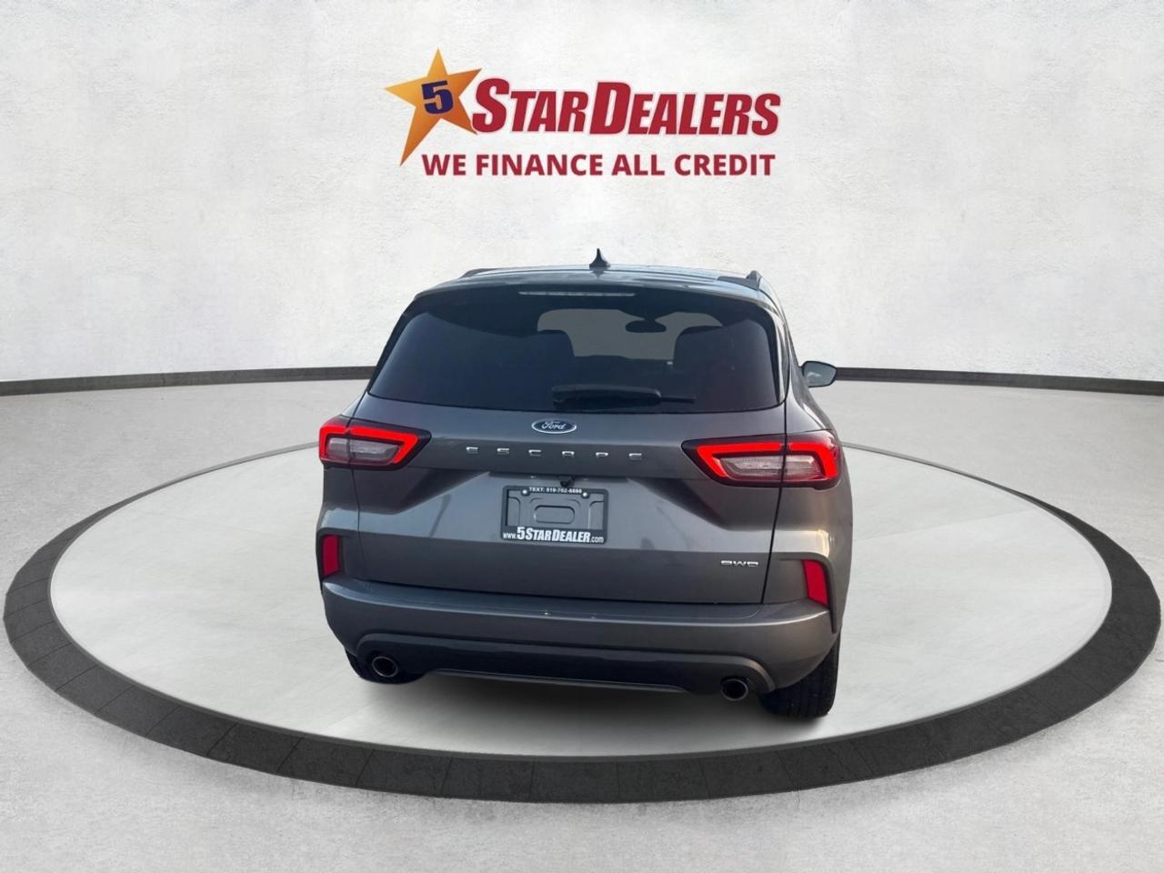 2023 Ford Escape ST-Line AWD CERTIFIED MINT WE FINANCE ALL CREDIT! Photo