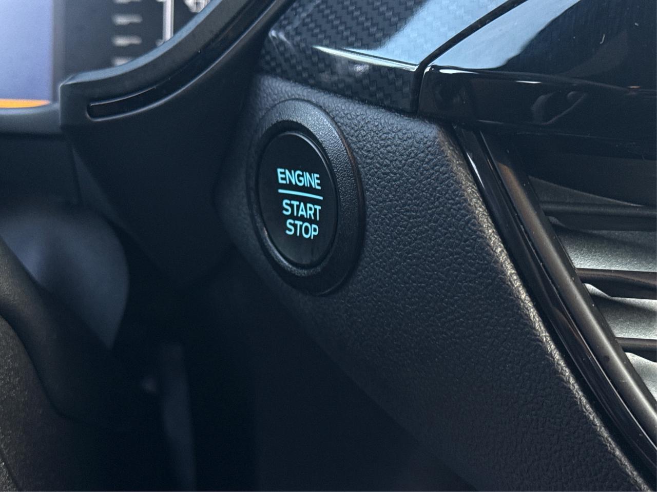 2023 Ford Escape ST-Line AWD CERTIFIED MINT WE FINANCE ALL CREDIT! Photo