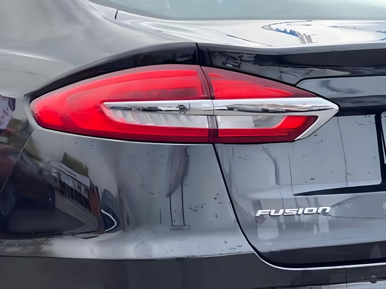 2020 Ford Fusion Hybrid SEL HYBRID NAV LEATHER LOW KM WE FINANCE ALL CREDI Photo