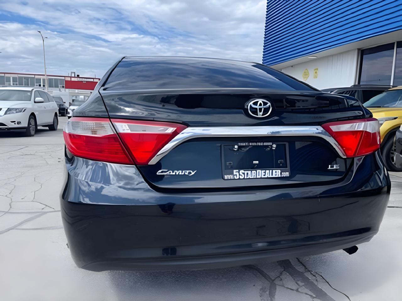 2017 Toyota Camry LE CERTIFIED  NAVIGATION    WE FINANCE ALL CREDTI! Photo2