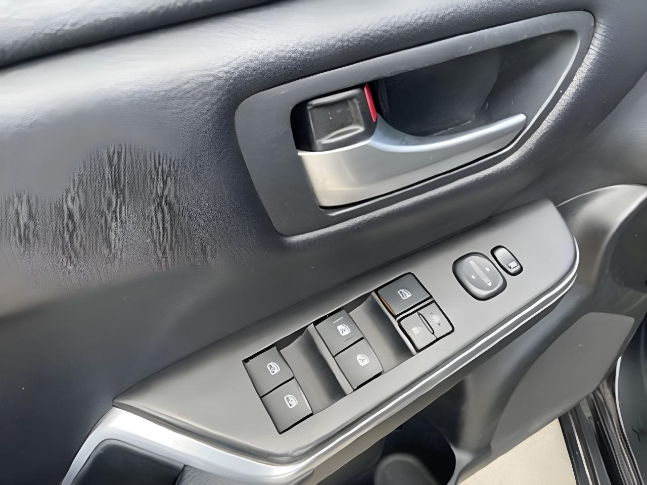 2017 Toyota Camry LE CERTIFIED  NAVIGATION    WE FINANCE ALL CREDTI! Photo