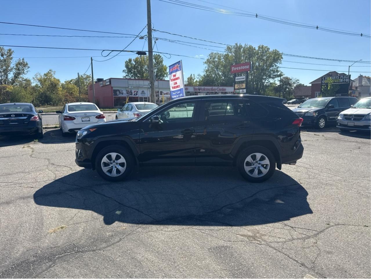 2023 Toyota RAV4 AWD HEATED SEATS MINT! WE FINANCE ALL CREDIT Photo3