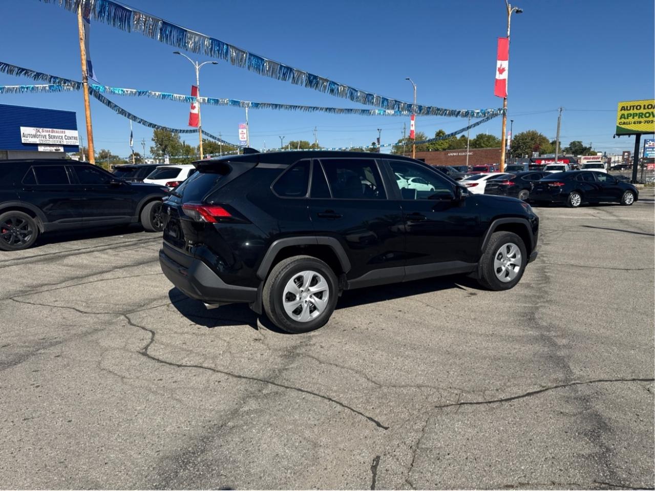 2023 Toyota RAV4 AWD HEATED SEATS MINT! WE FINANCE ALL CREDIT Photo
