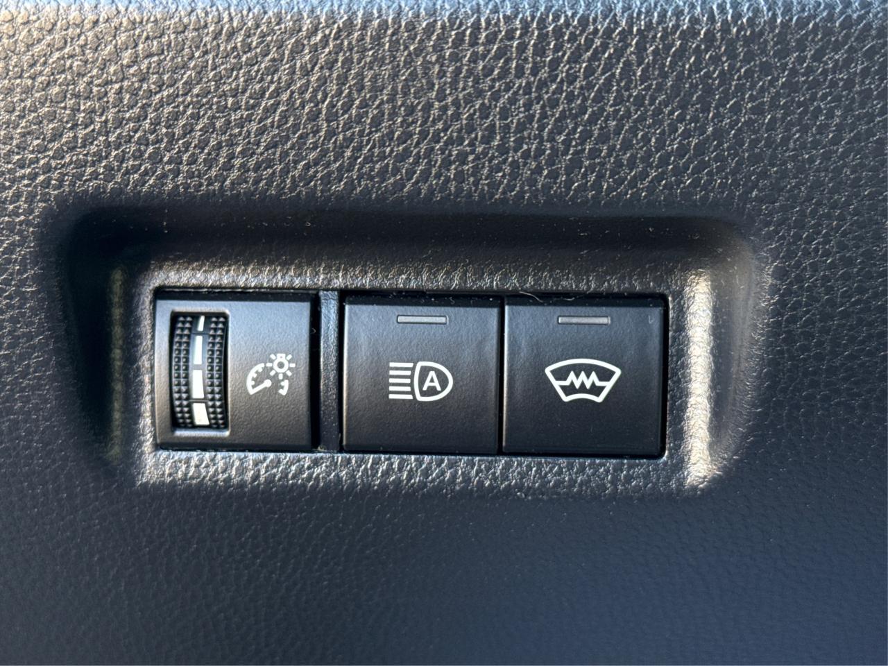 2023 Toyota RAV4 AWD HEATED SEATS MINT! WE FINANCE ALL CREDIT Photo