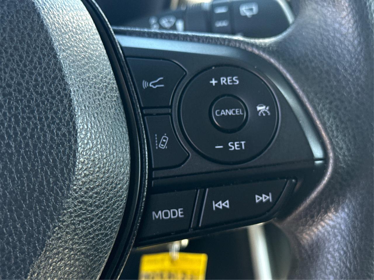 2023 Toyota RAV4 AWD HEATED SEATS MINT! WE FINANCE ALL CREDIT Photo