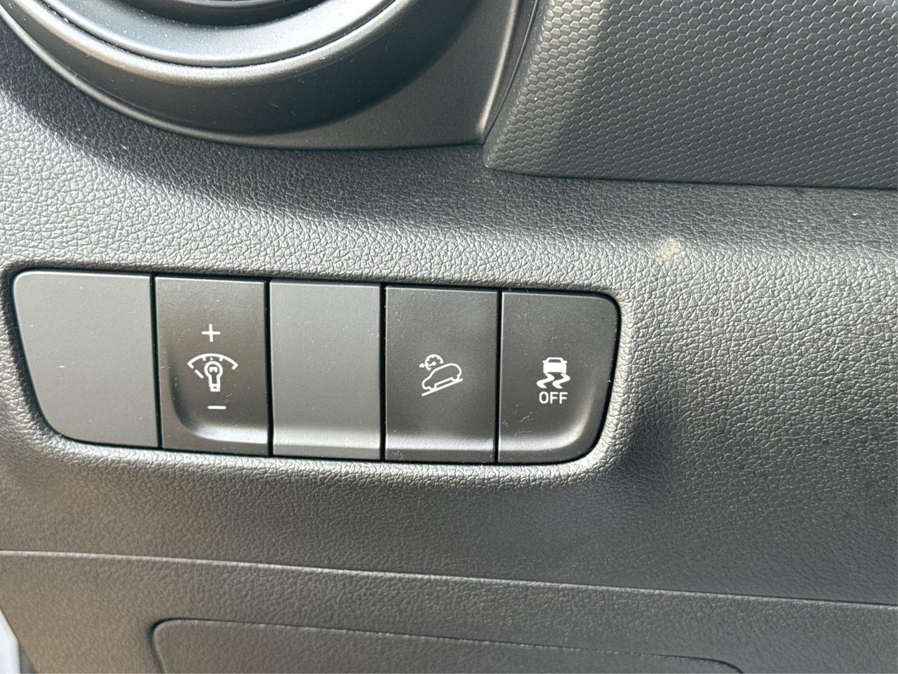 2023 Hyundai KONA AWD CRUISE HEATED SEATS LOW KMS! WE FINANCE ALL! Photo