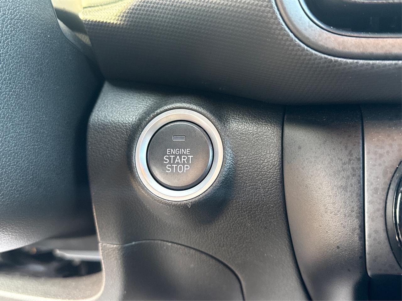 2023 Hyundai KONA AWD CRUISE HEATED SEATS LOW KMS! WE FINANCE ALL! Photo