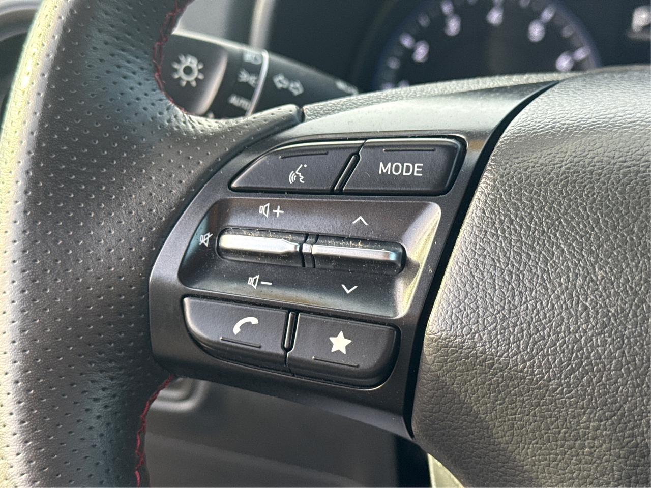 2023 Hyundai KONA AWD CRUISE HEATED SEATS LOW KMS! WE FINANCE ALL! Photo