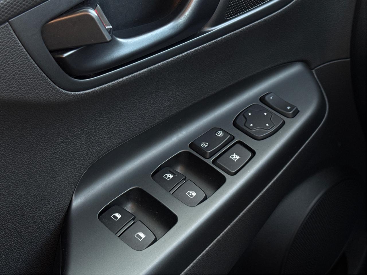 2023 Hyundai KONA AWD CRUISE HEATED SEATS LOW KMS! WE FINANCE ALL! Photo