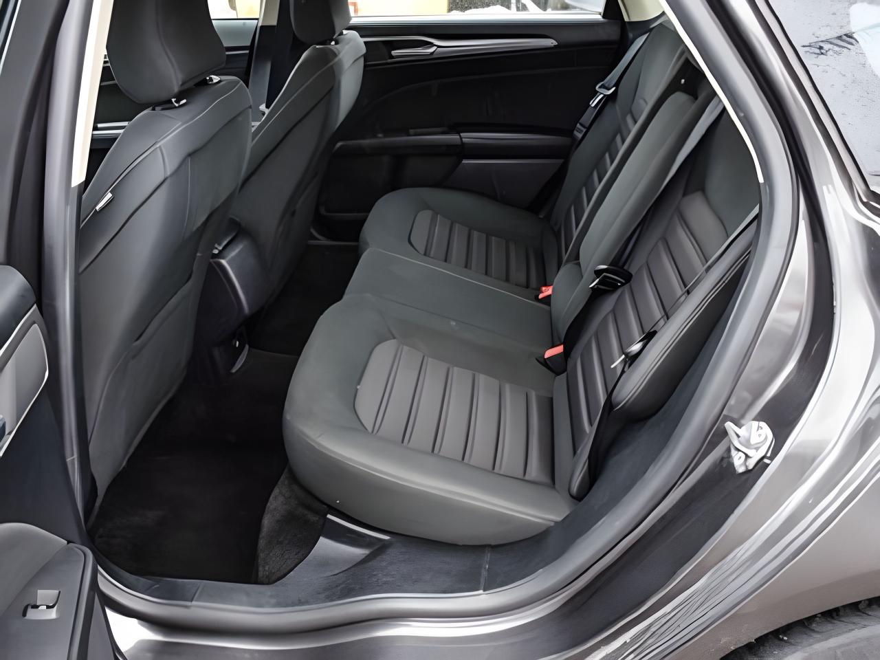 2018 Ford Fusion SUNROOF MINT CONDITION  WE FINANCE ALL CREDIT Photo