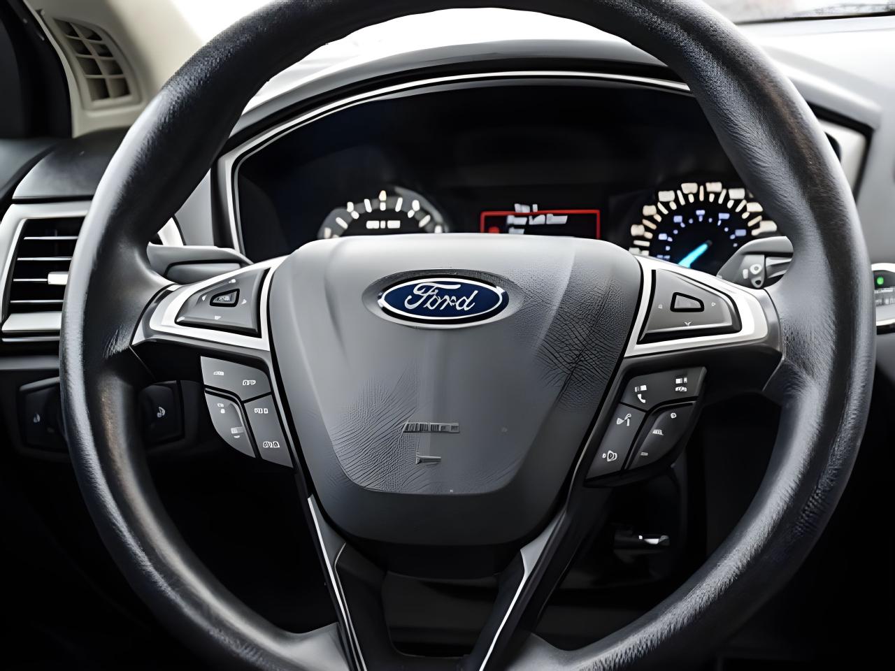 2018 Ford Fusion SUNROOF MINT CONDITION  WE FINANCE ALL CREDIT Photo