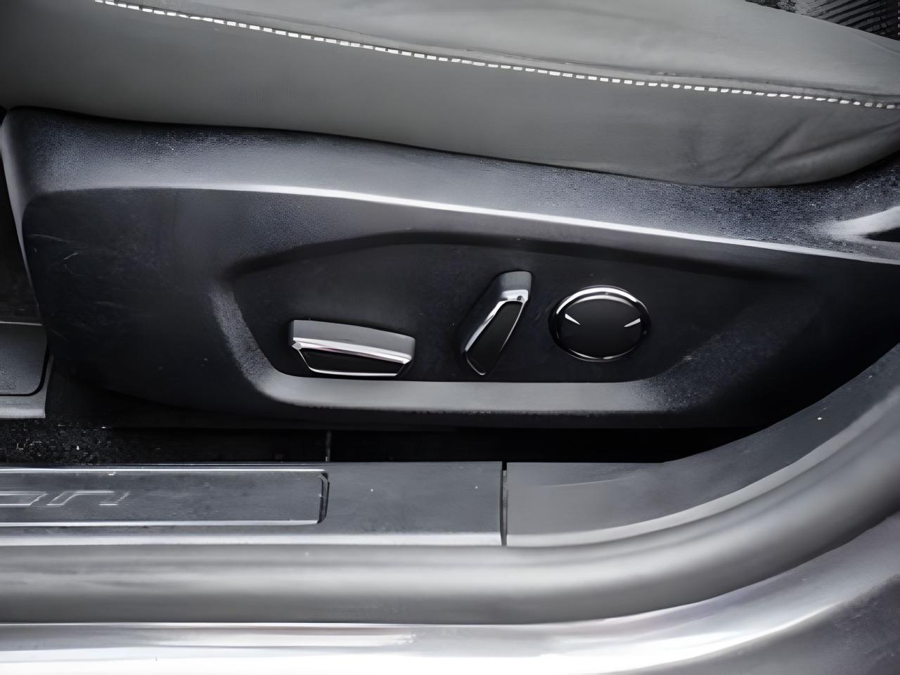 2018 Ford Fusion SUNROOF MINT CONDITION  WE FINANCE ALL CREDIT Photo