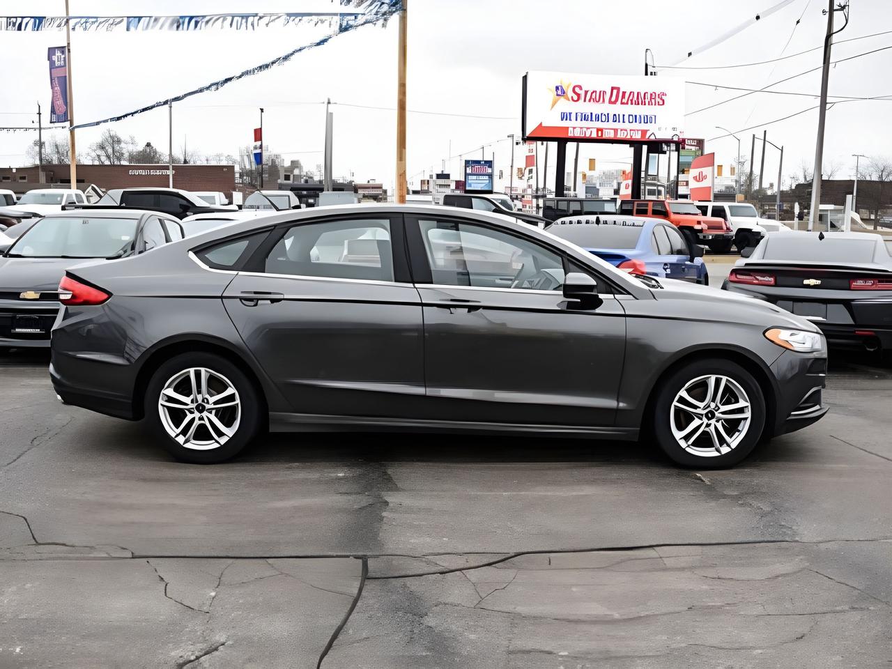 2018 Ford Fusion SUNROOF MINT CONDITION  WE FINANCE ALL CREDIT Photo4