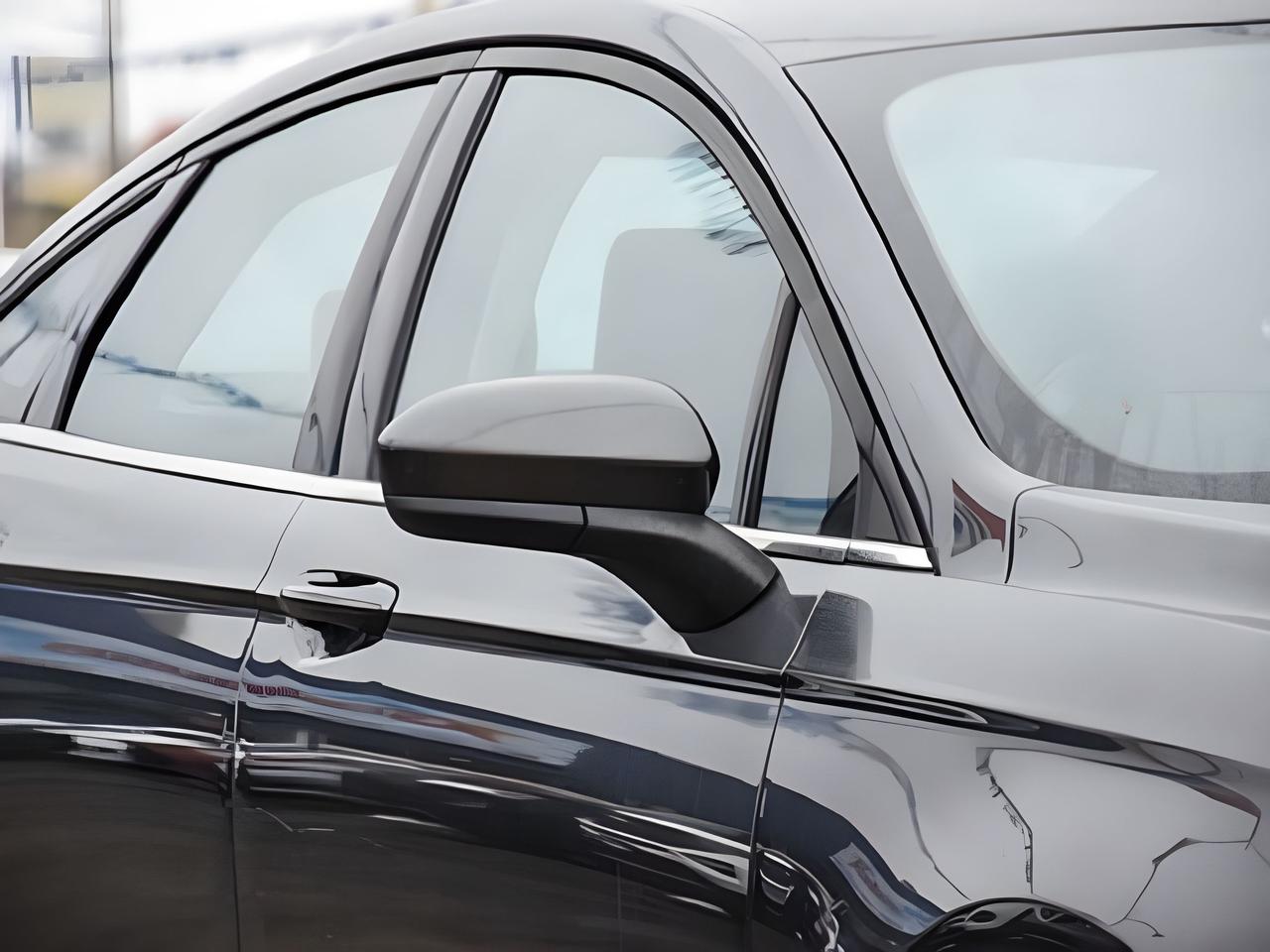 2018 Ford Fusion SUNROOF MINT CONDITION  WE FINANCE ALL CREDIT Photo