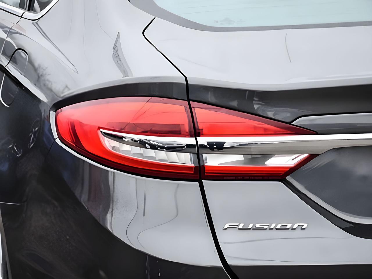 2018 Ford Fusion SUNROOF MINT CONDITION  WE FINANCE ALL CREDIT Photo