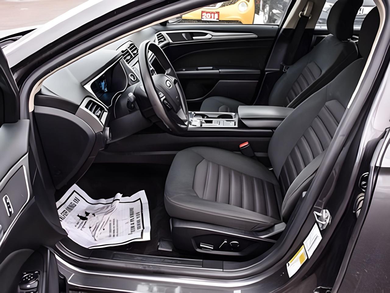 2018 Ford Fusion SUNROOF MINT CONDITION  WE FINANCE ALL CREDIT Photo