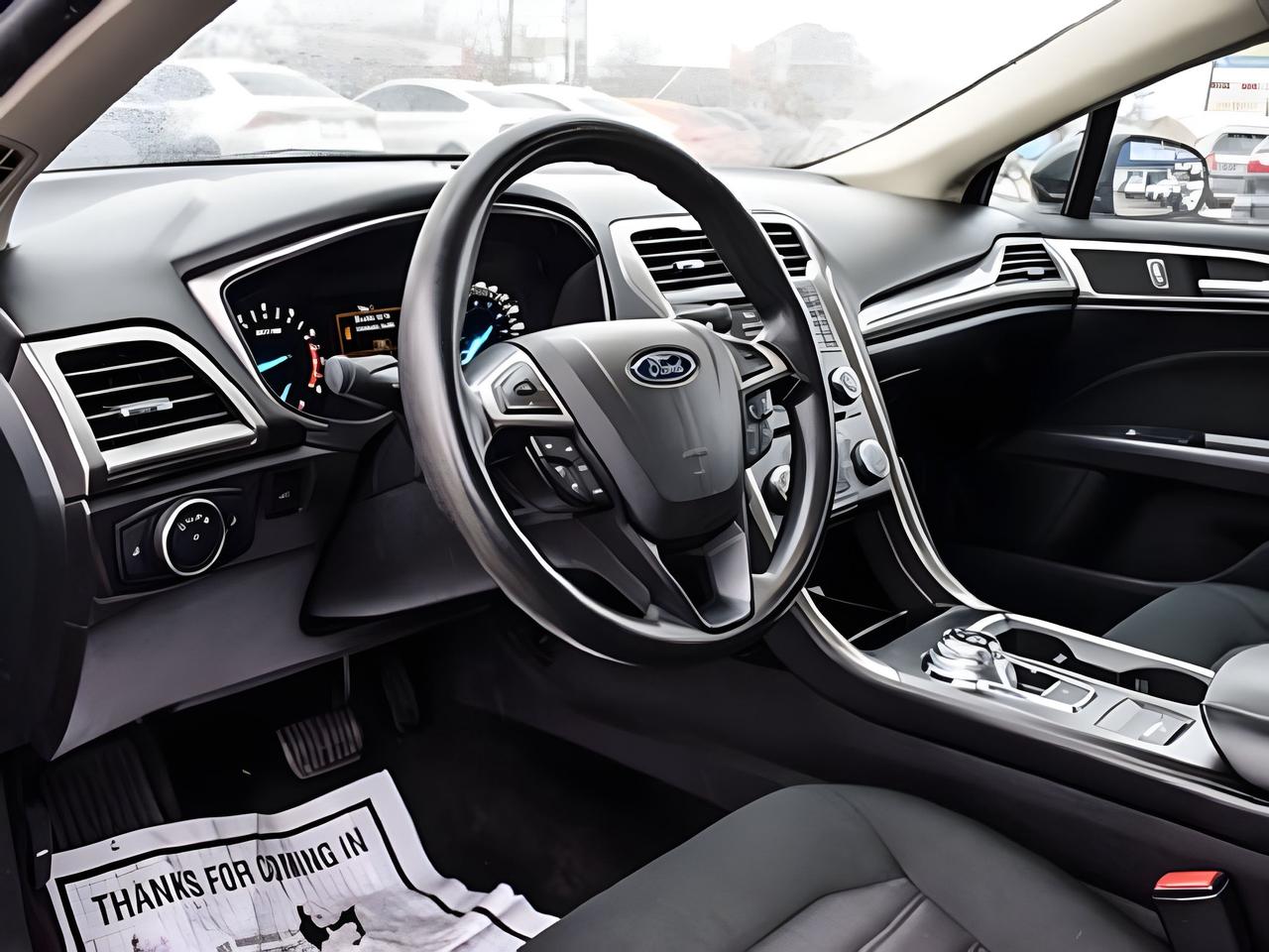 2018 Ford Fusion SUNROOF MINT CONDITION  WE FINANCE ALL CREDIT Photo