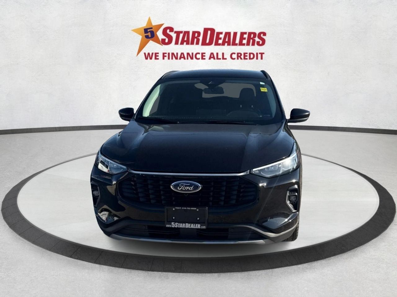 2023 Ford Escape Platinum AWD CERTIFIED LOADED WE FINANCE ALL CREDT Photo