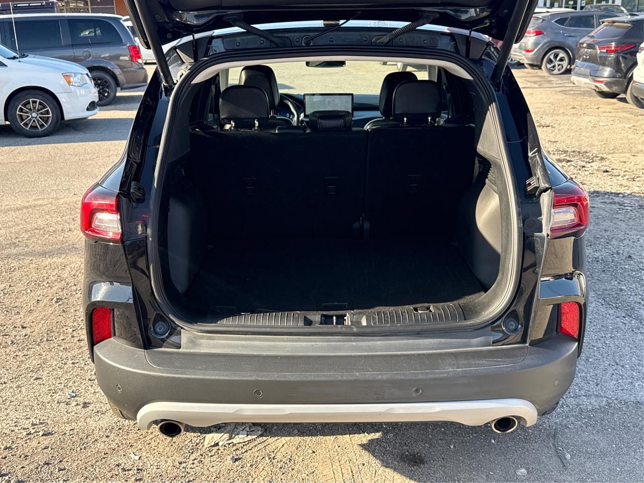 2023 Ford Escape Platinum AWD CERTIFIED LOADED WE FINANCE ALL CREDT Photo