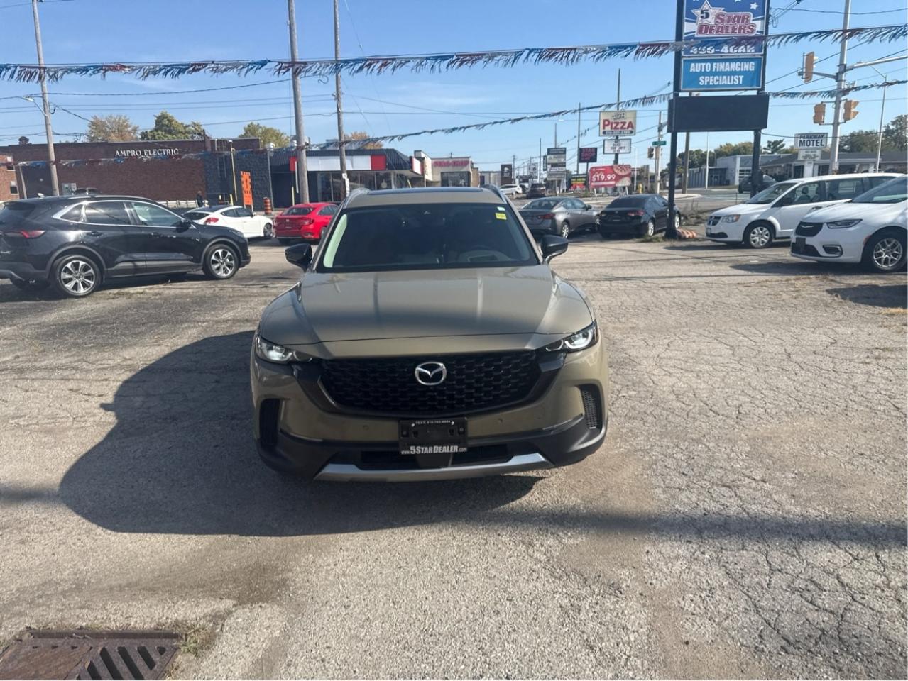 2023 Mazda CX-50 NAV LEATHER PANO ROOF MINT! WE FINANCE ALL CREDIT! Photo