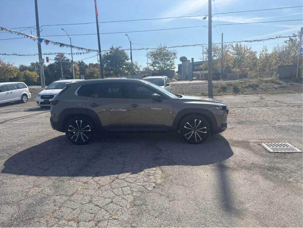 2023 Mazda CX-50 NAV LEATHER PANO ROOF MINT! WE FINANCE ALL CREDIT! Photo