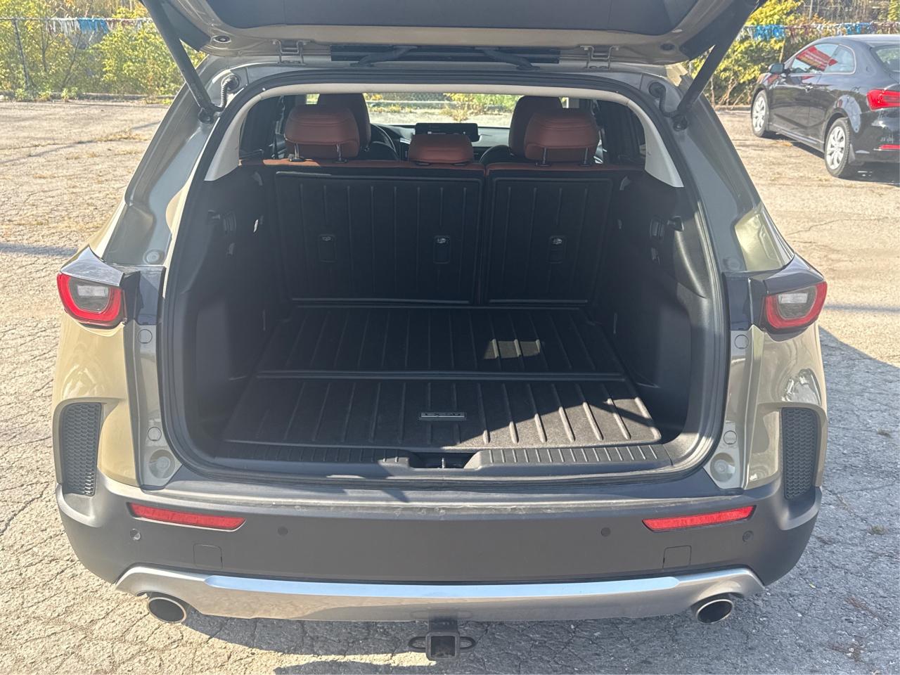 2023 Mazda CX-50 NAV LEATHER PANO ROOF MINT! WE FINANCE ALL CREDIT! Photo