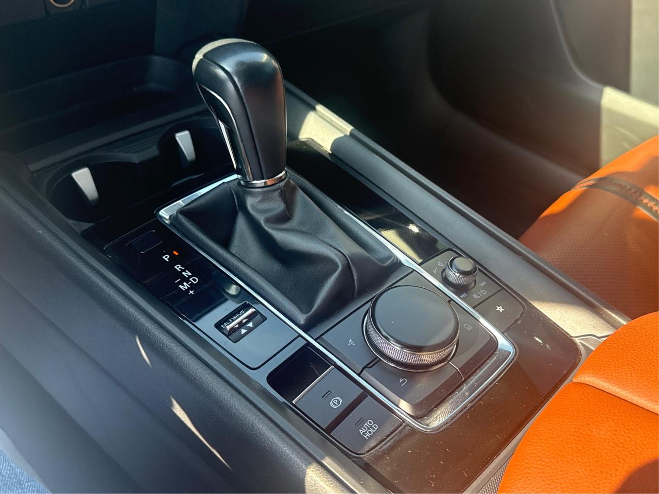 2023 Mazda CX-50 NAV LEATHER PANO ROOF MINT! WE FINANCE ALL CREDIT! Photo