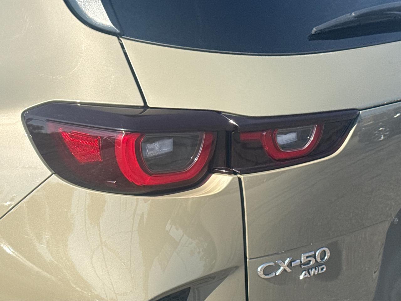 2023 Mazda CX-50 NAV LEATHER PANO ROOF MINT! WE FINANCE ALL CREDIT! Photo