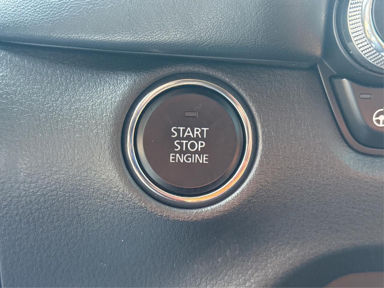 2023 Mazda CX-50 NAV LEATHER PANO ROOF MINT! WE FINANCE ALL CREDIT! Photo