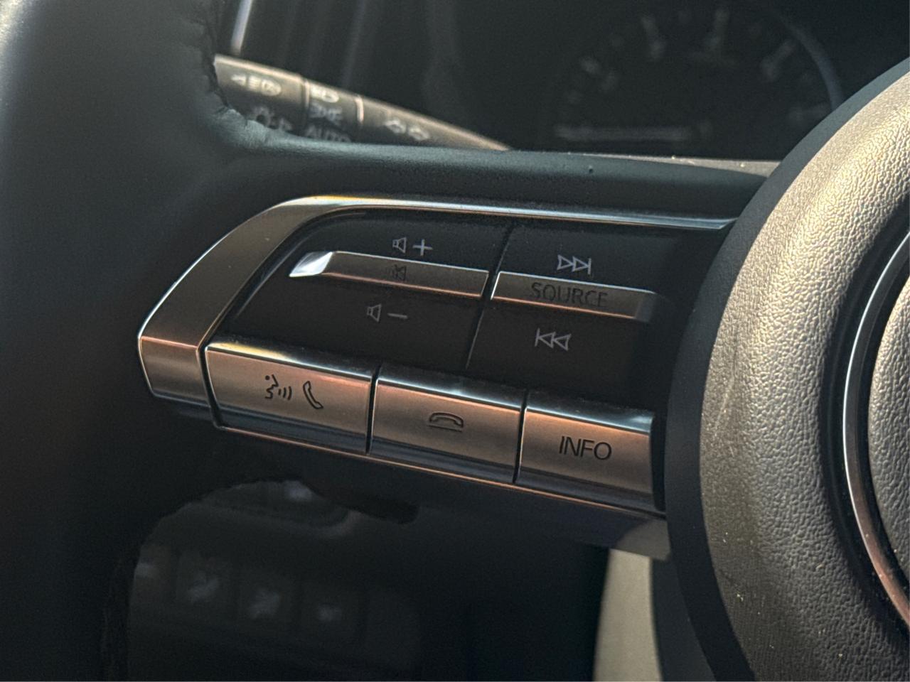 2023 Mazda CX-50 NAV LEATHER PANO ROOF MINT! WE FINANCE ALL CREDIT! Photo