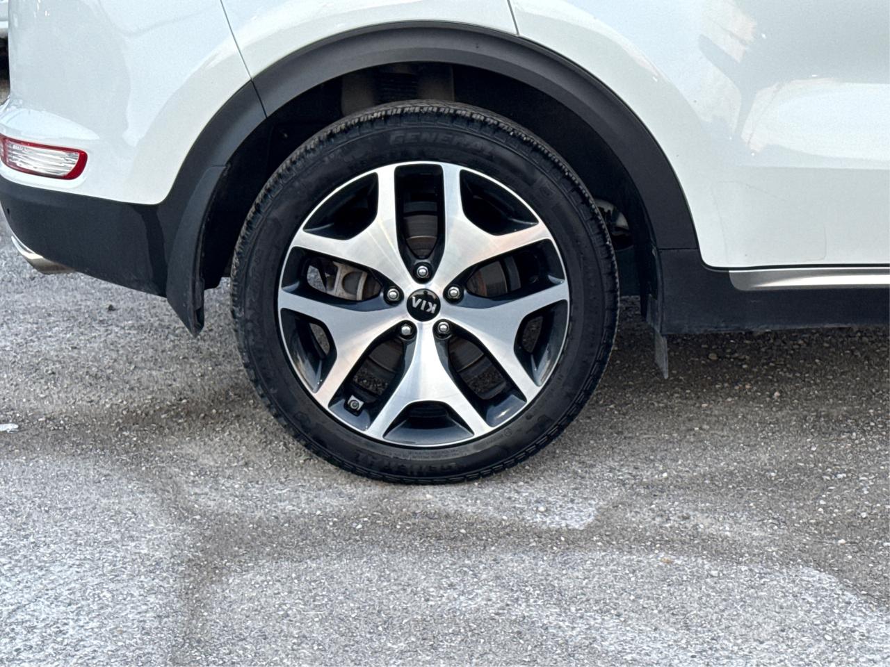 2019 Kia Sportage NAV LEATHER SUNROOF LOADED! WE FINANCE ALL CREDIT Photo