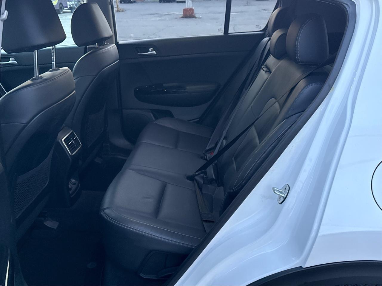 2019 Kia Sportage NAV LEATHER SUNROOF LOADED! WE FINANCE ALL CREDIT Photo