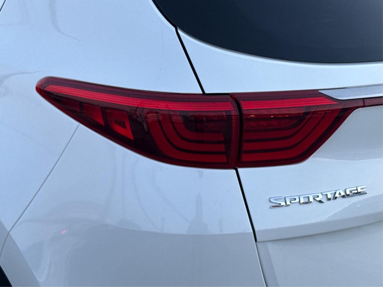 2019 Kia Sportage NAV LEATHER SUNROOF LOADED! WE FINANCE ALL CREDIT Photo