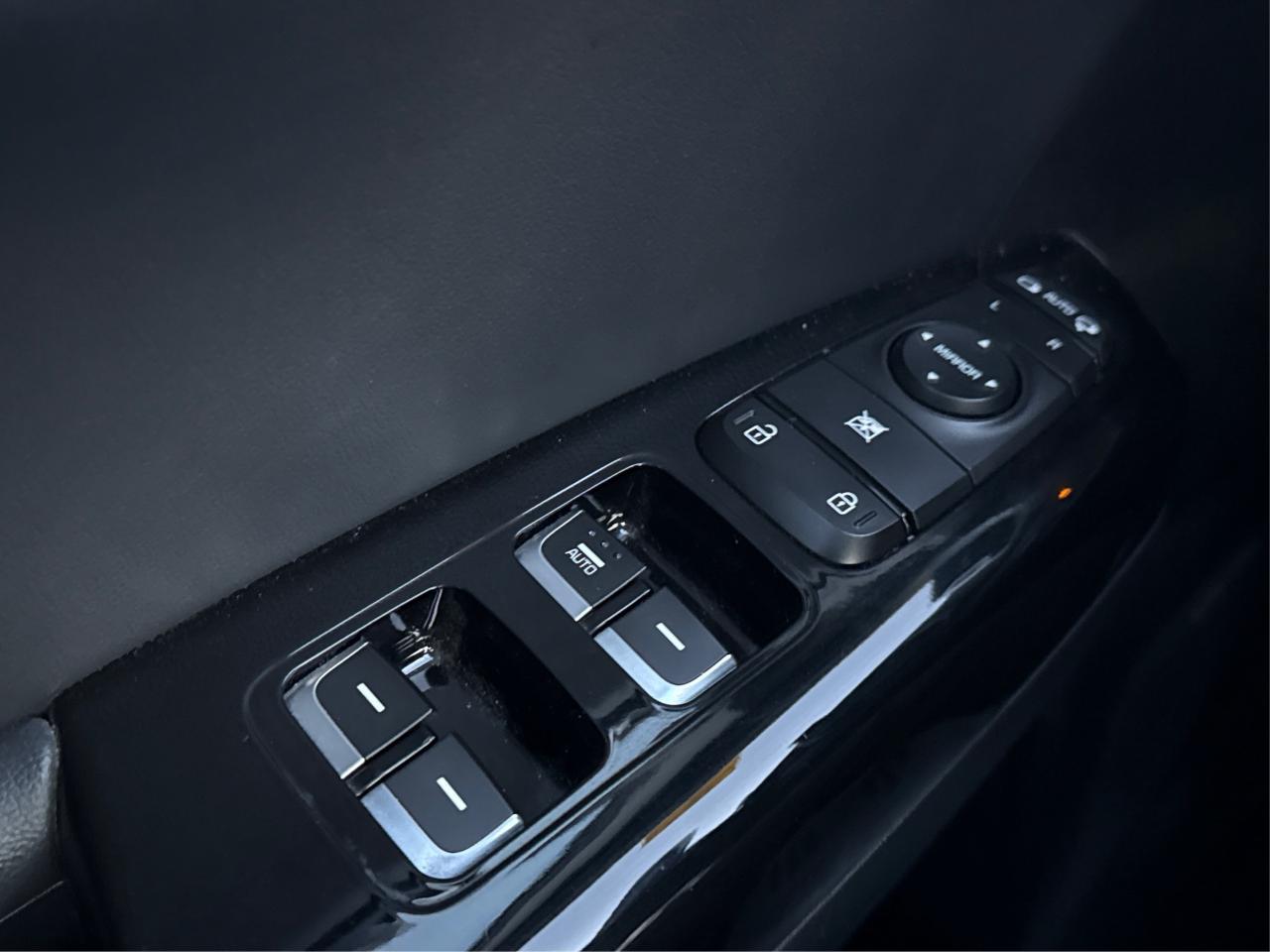 2019 Kia Sportage NAV LEATHER SUNROOF LOADED! WE FINANCE ALL CREDIT Photo