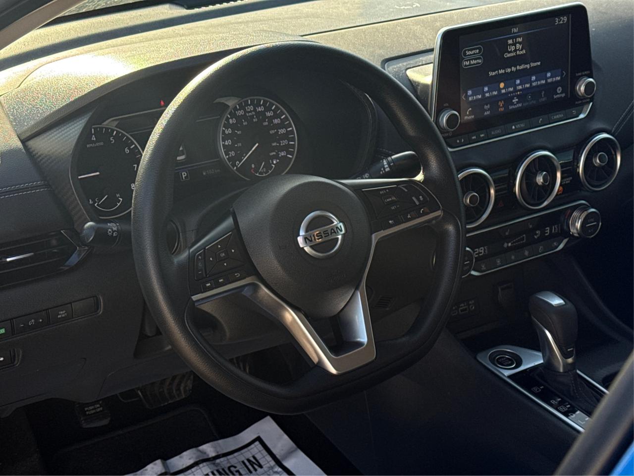 2023 Nissan Sentra SV HEATED SEATS MINT CONDITION! LOW KM! MUST SEE! Photo