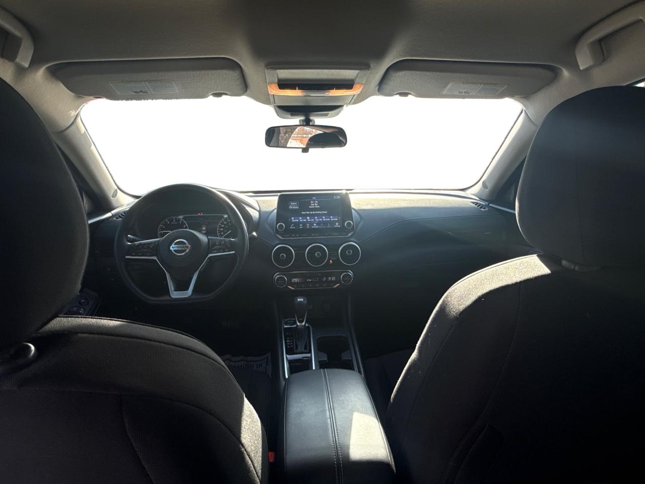 2023 Nissan Sentra SV HEATED SEATS MINT CONDITION! LOW KM! MUST SEE! Photo