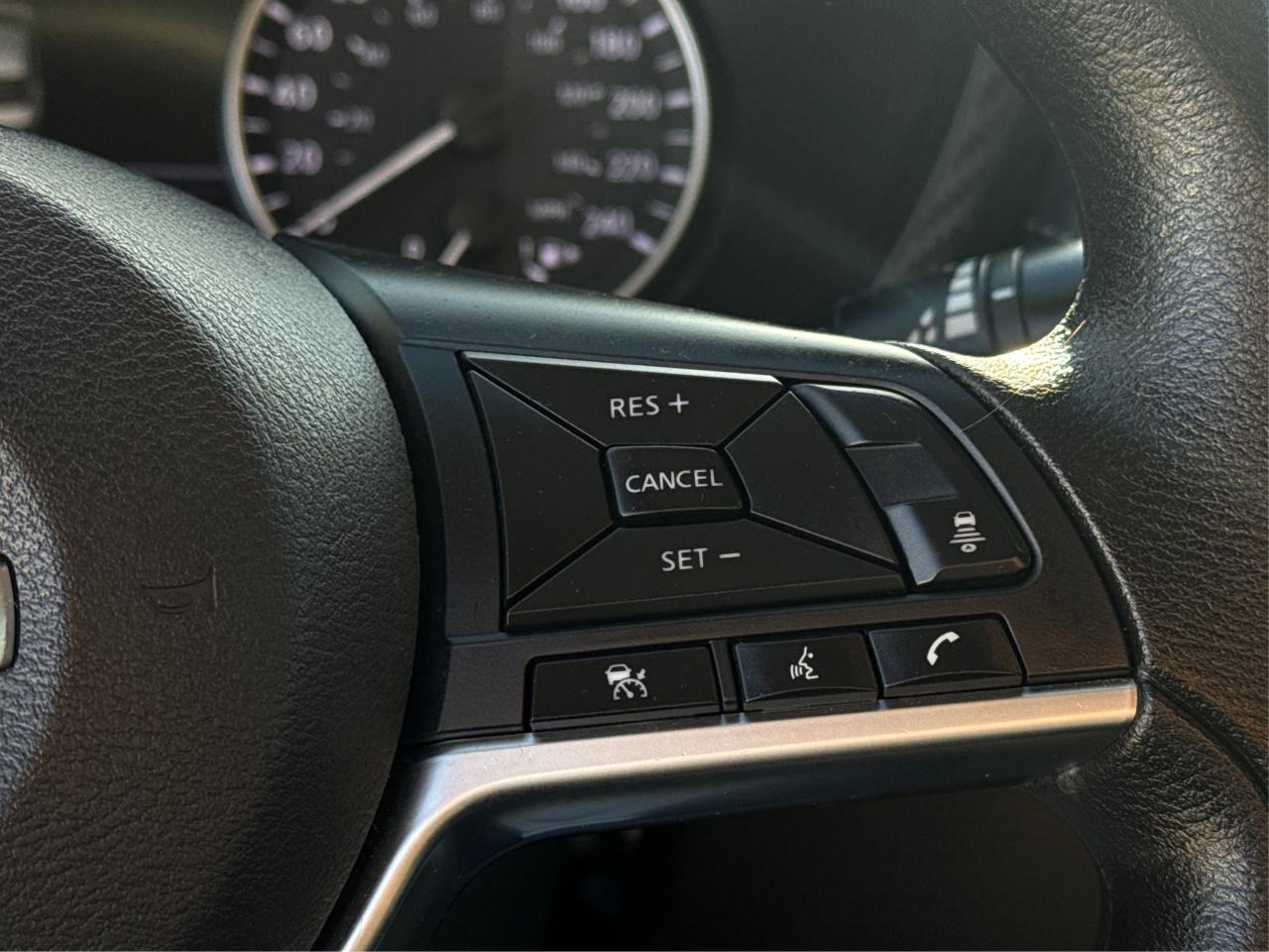 2023 Nissan Sentra SV HEATED SEATS MINT CONDITION! LOW KM! MUST SEE! Photo