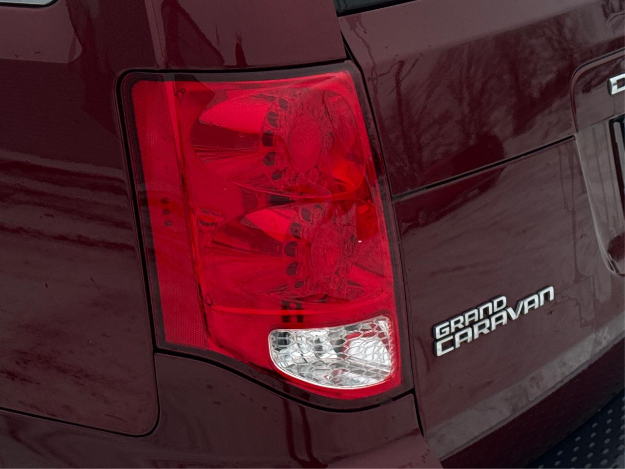 2019 Dodge Grand Caravan NAV LEATHER POWER SEATS WE FINANCE ALL CREDIT! Photo