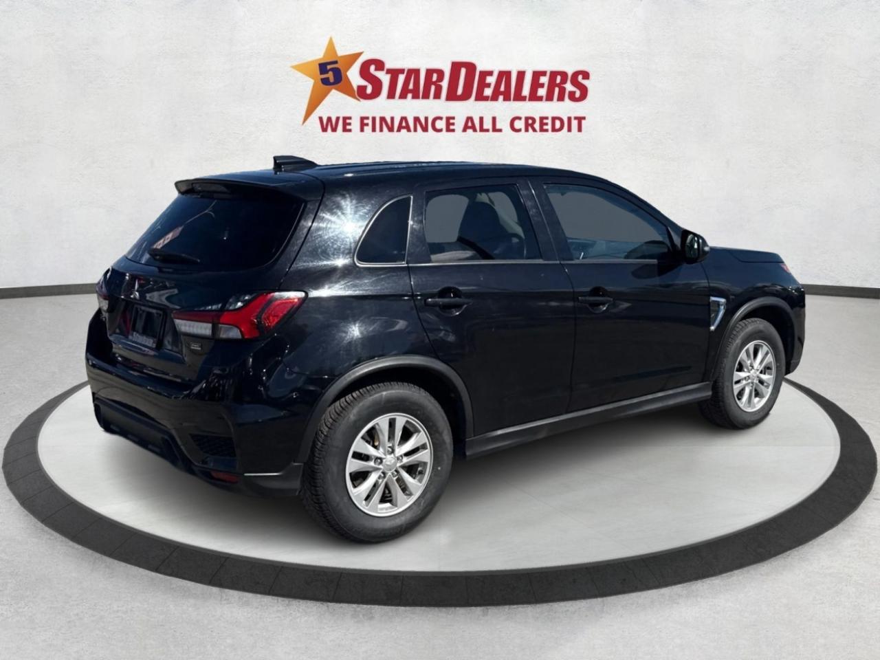 2022 Mitsubishi RVR SE 4x4 HEATED SEATS MINT WE FINANCE ALL CREDIT! Photo