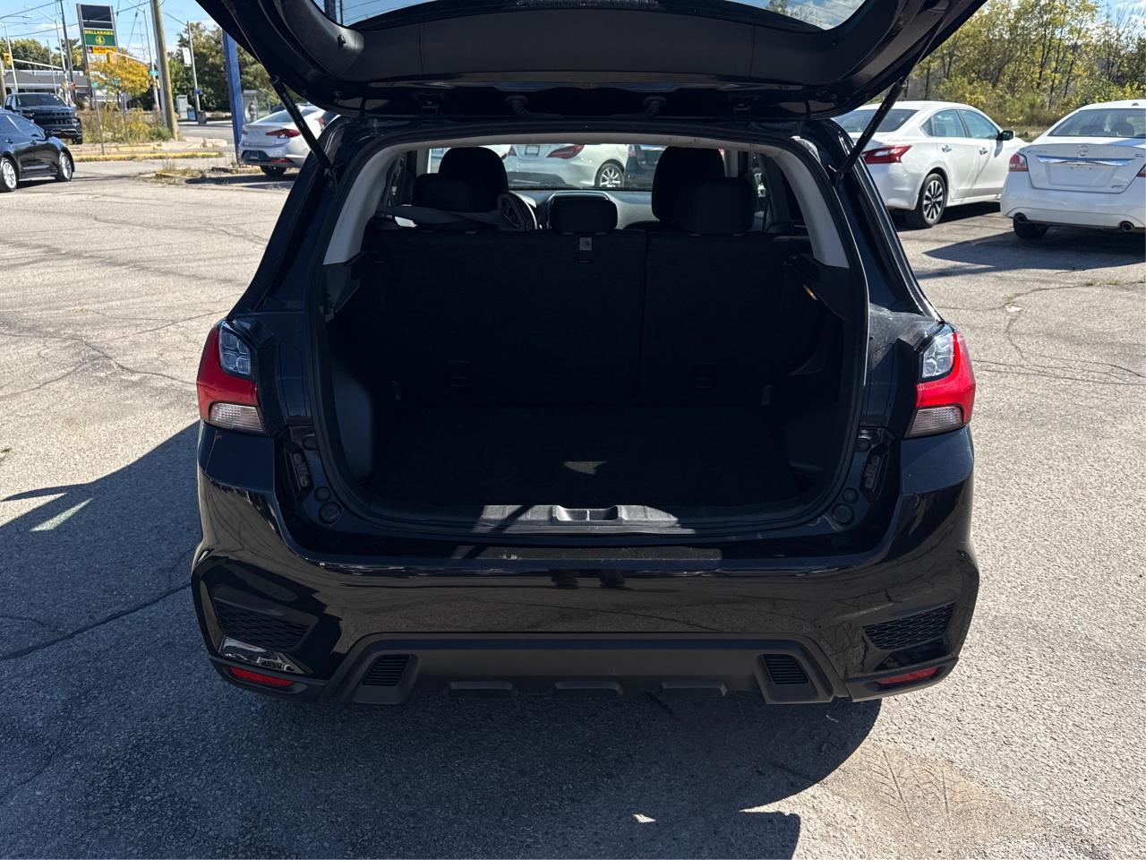 2022 Mitsubishi RVR SE 4x4 HEATED SEATS MINT WE FINANCE ALL CREDIT! Photo