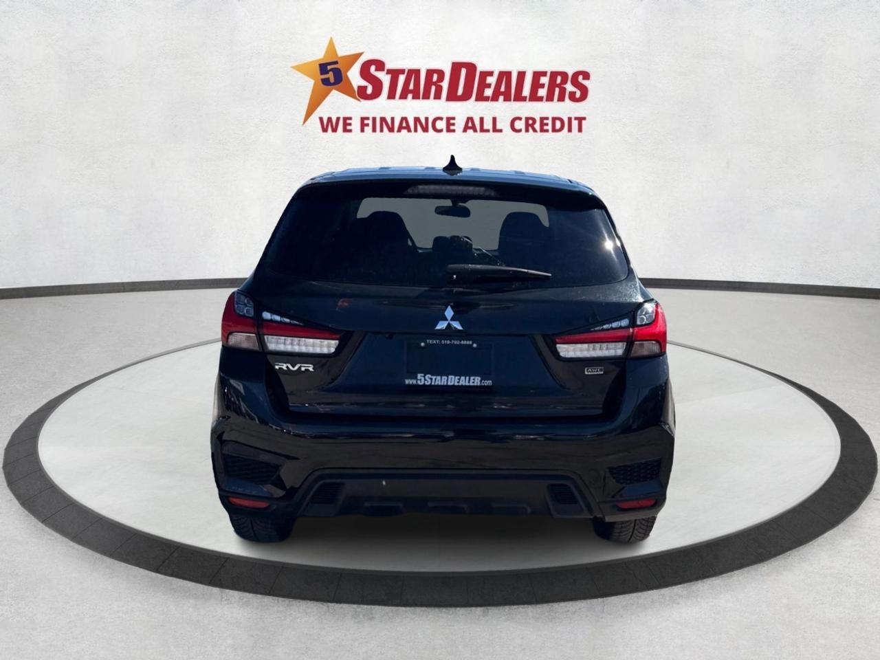 2022 Mitsubishi RVR SE 4x4 HEATED SEATS MINT WE FINANCE ALL CREDIT! Photo