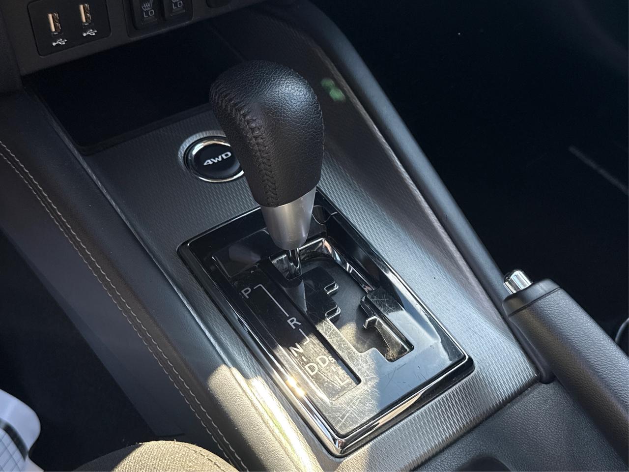 2022 Mitsubishi RVR SE 4x4 HEATED SEATS MINT WE FINANCE ALL CREDIT! Photo