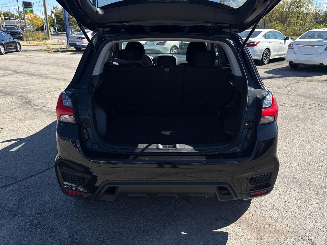 2022 Mitsubishi RVR SE 4x4 HEATED SEATS MINT WE FINANCE ALL CREDIT! Photo